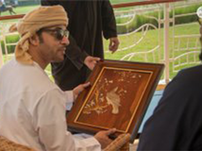 الممثل العالمي ستيفن سيجال في أبوظبي وصور من لقائه الشيخ هزاع بن زايد